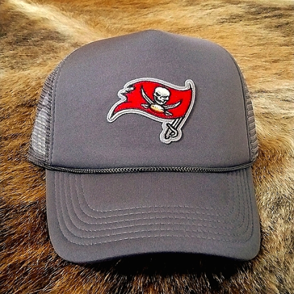 Tamp Bay Buccaneers Snapback Trucker Hat
